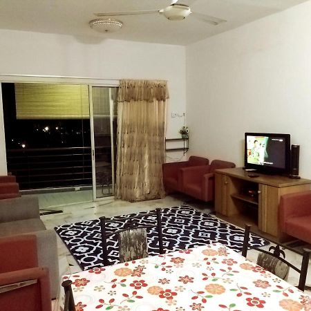 Homestay Haizal Telok Kemang Port Dickson Eksteriør billede