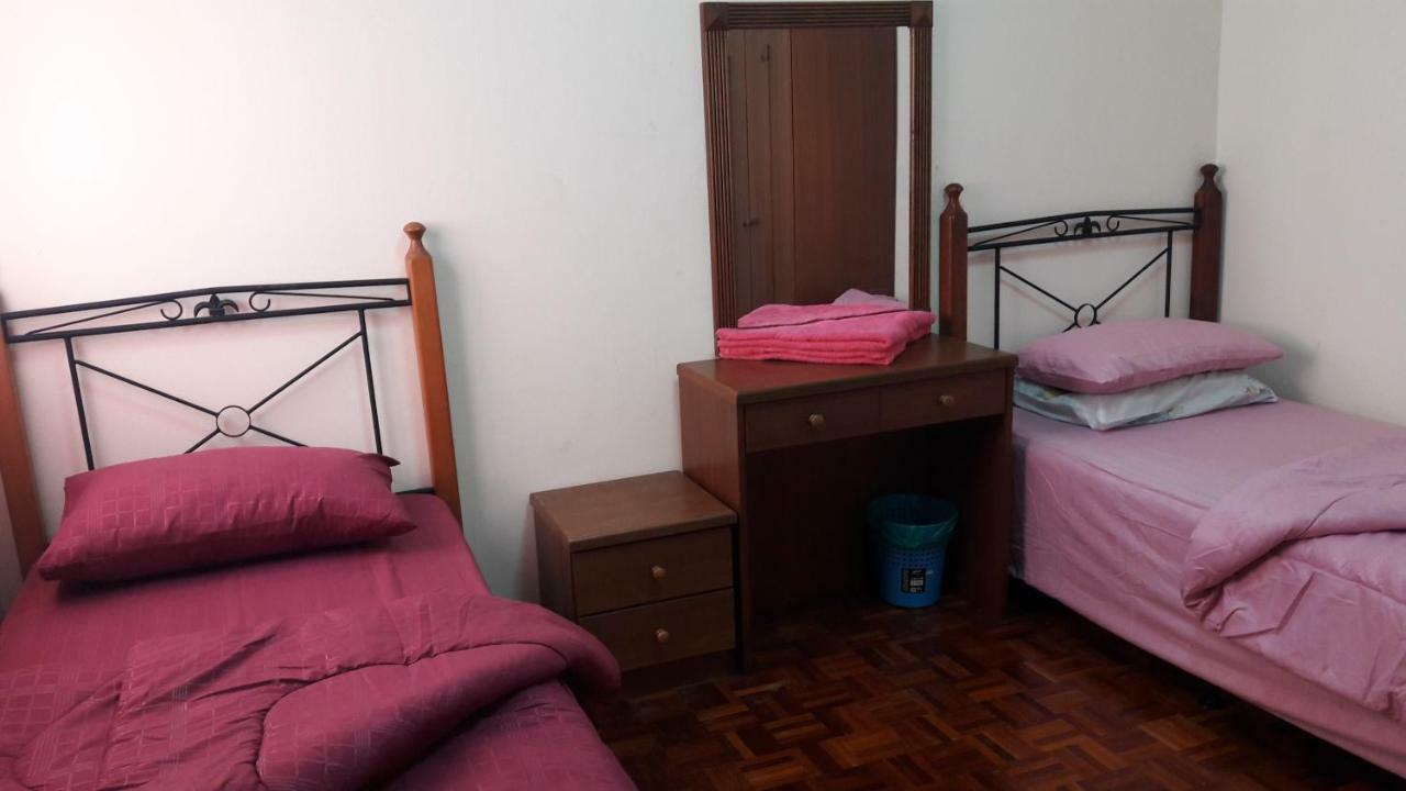 Homestay Haizal Telok Kemang Port Dickson Eksteriør billede