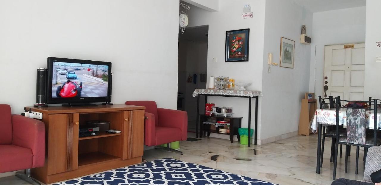 Homestay Haizal Telok Kemang Port Dickson Eksteriør billede